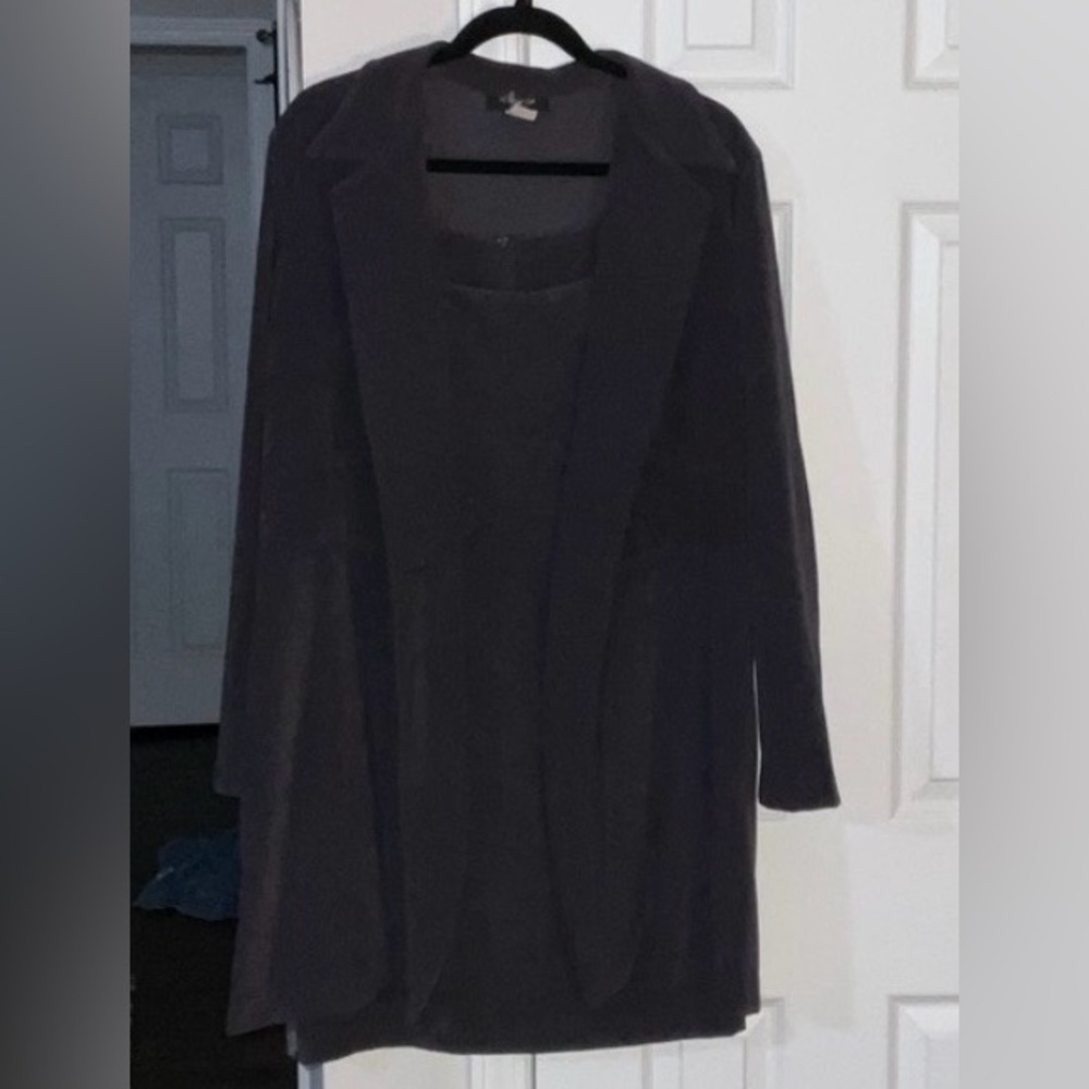 Alyn Paige Elegant Black Mini Dress